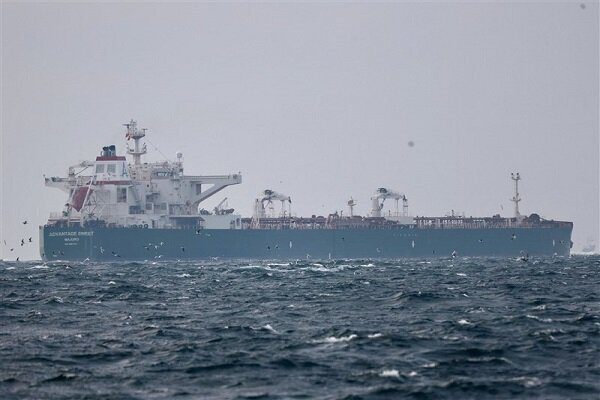 Chinese tanker reverses course in Hormuz after Iran warning
