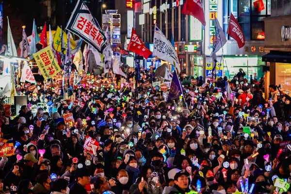 South Korean police raid President’s office